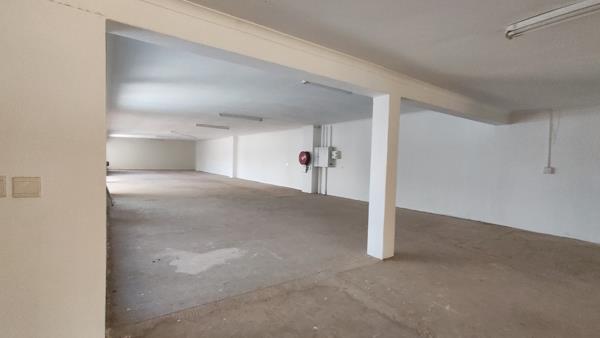 576 m² Office Space