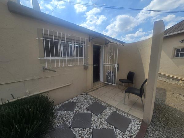 1 Bedroom Garden Cottage