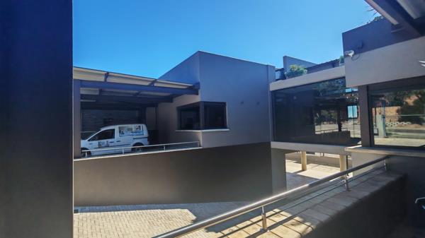 230 m² Office Space