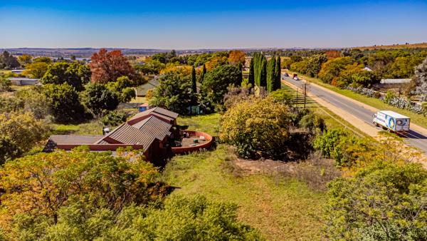 8 575 m² Smallholding