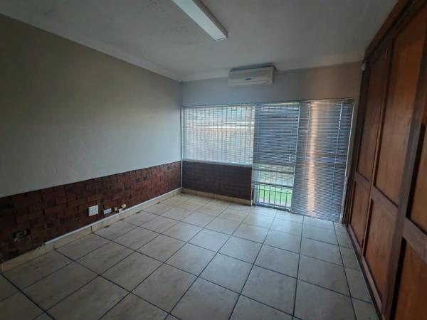 100 m² Office Space