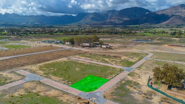 558 m² Land