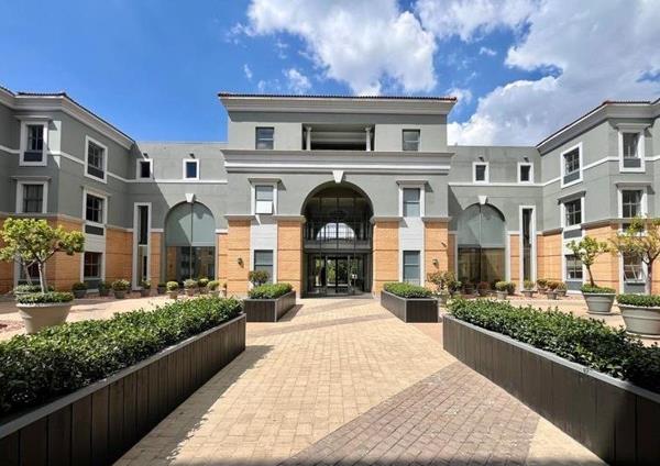 694 m² Office Space