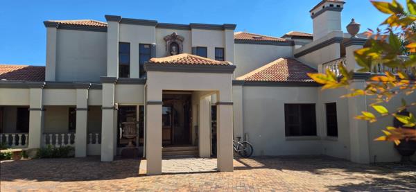 5 Bedroom House