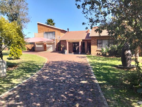 8 Bedroom House