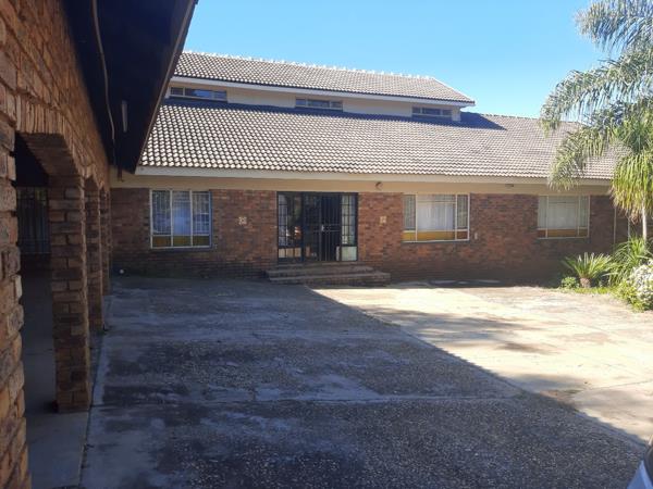 6 Bedroom House