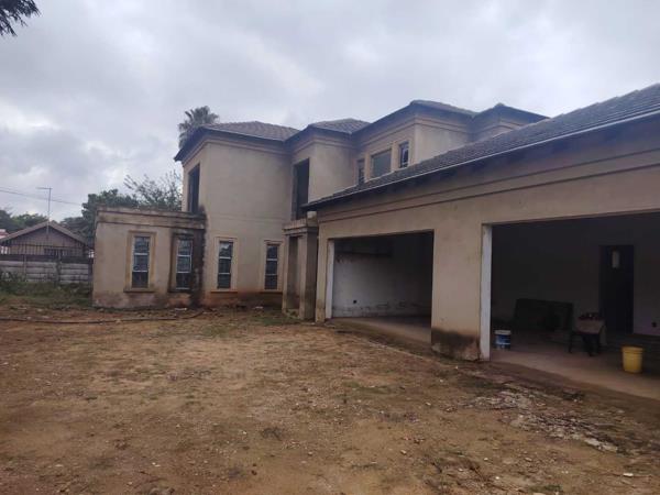 6 Bedroom House