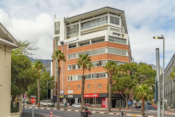 800 m² Office Space