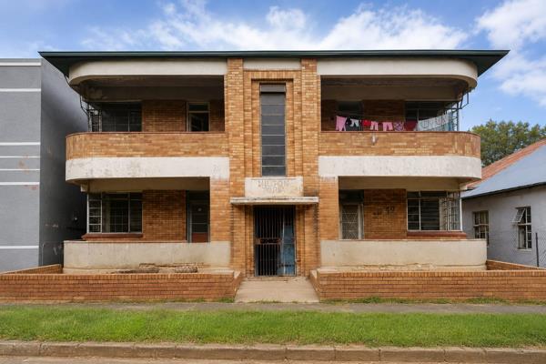 8 Bedroom Apartment