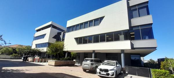 348 m² Commercial space