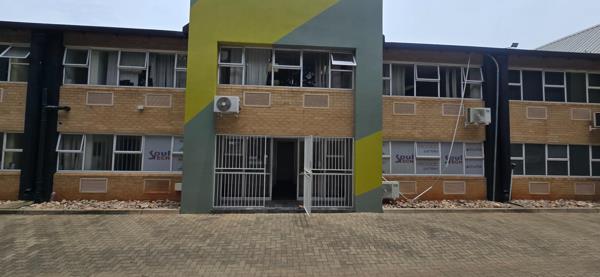 555 m² Commercial space