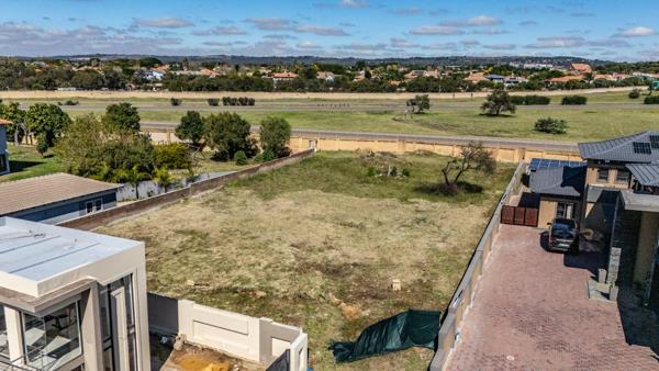 1 584 m² Land