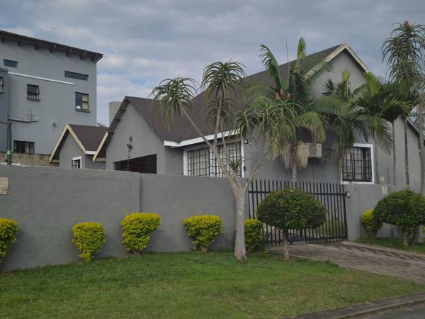6 Bedroom House