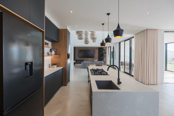6 Bedroom House