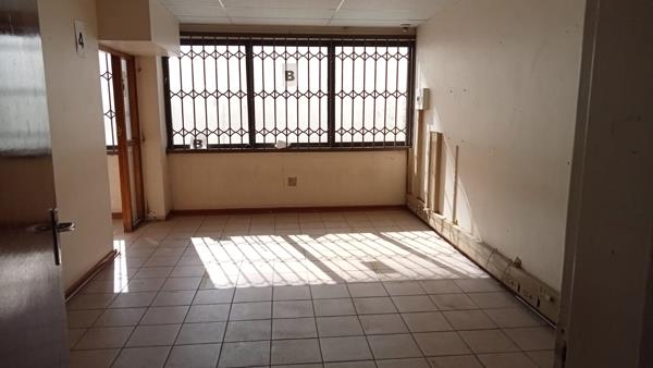 496 m² Office Space