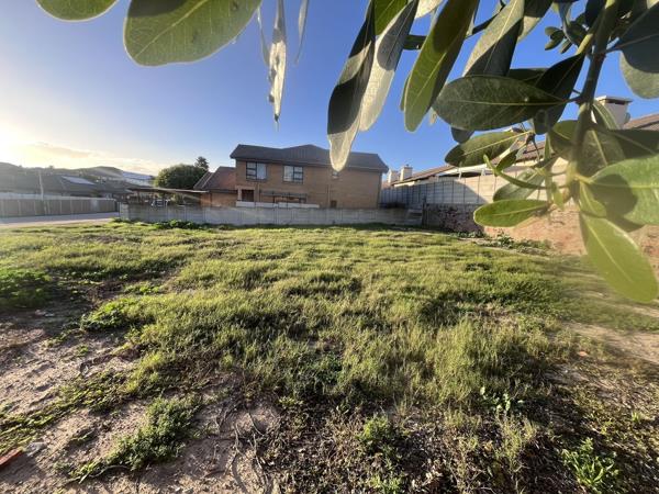 649 m² Land