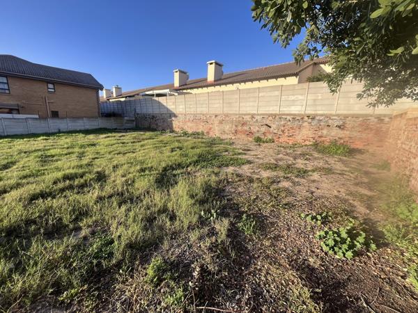 649 m² Land