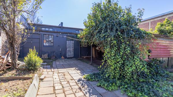 240 m² Commercial space
