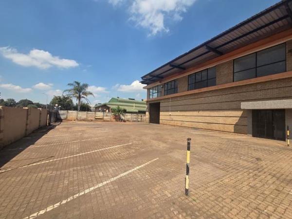 1 800 m² Industrial space