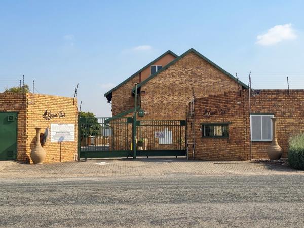 4 Bedroom Townhouse