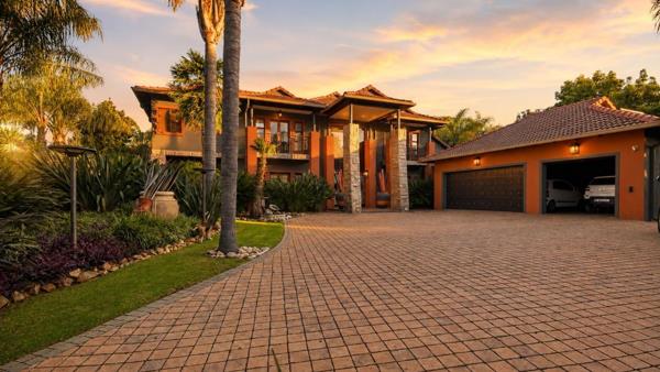 6 Bedroom House