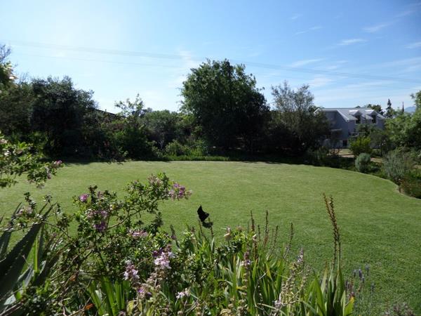 852 m² Land