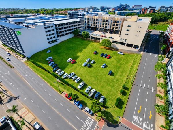 4 831 m² Land