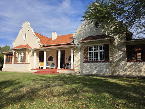 6 Bedroom House