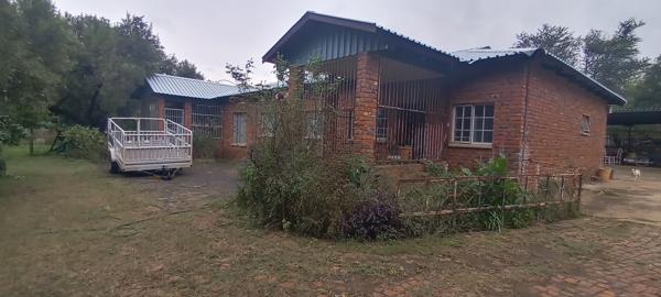 5.9 ha Smallholding