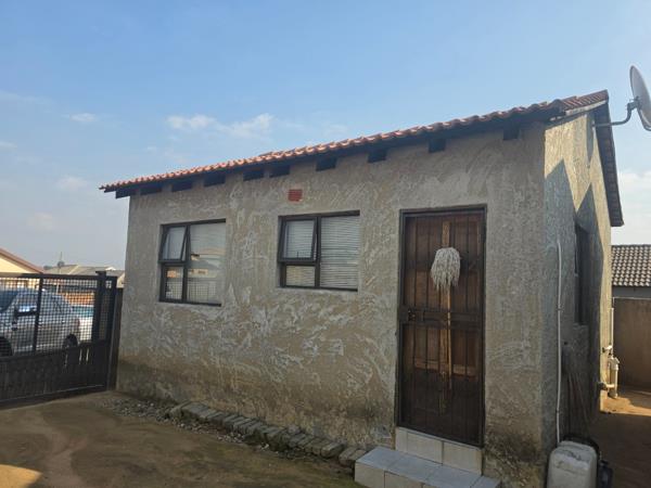 6 Bedroom House