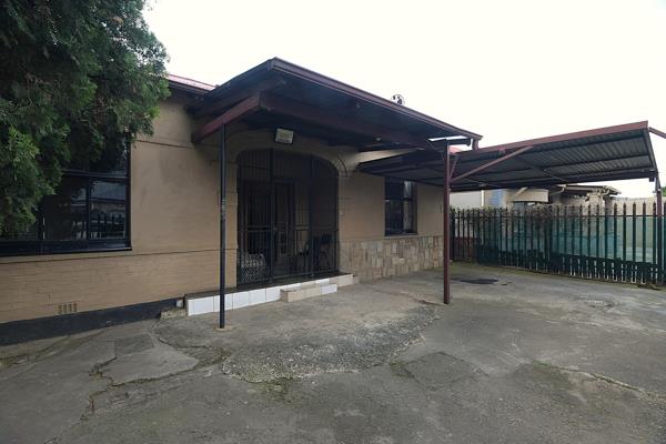 6 Bedroom House
