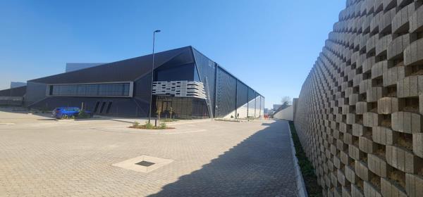4 883 m² Commercial space