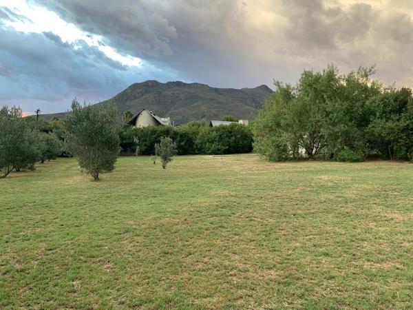 852 m² Land