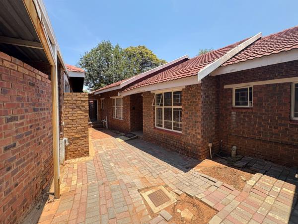 6 Bedroom House