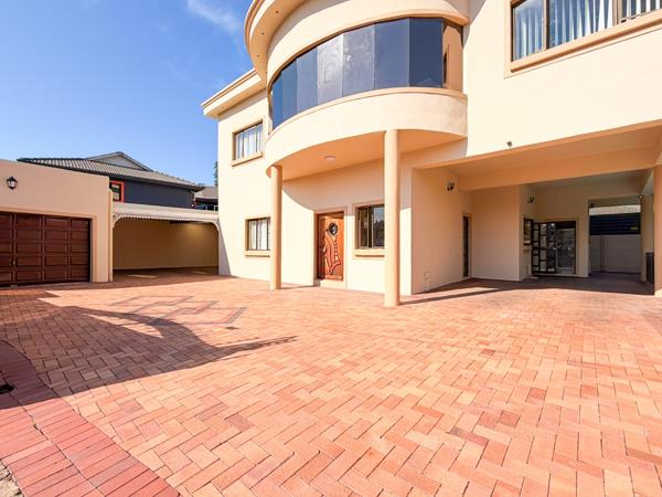 5 Bedroom House