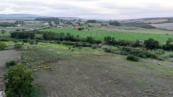 8 979 m² Land
