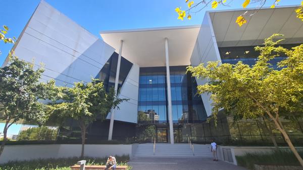 595 m² Office Space
