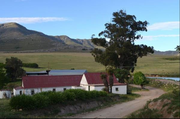 661.9 ha Farm