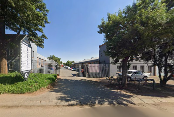 300 m² Commercial space