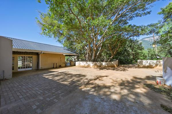 6 Bedroom House