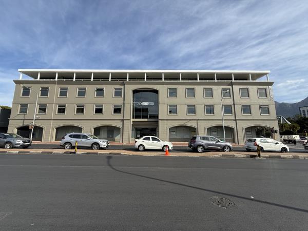 381 m² Commercial space