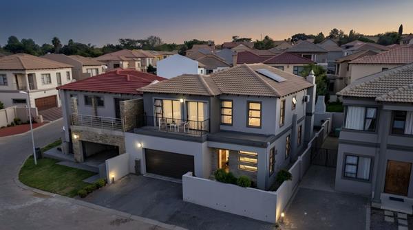 6 Bedroom House
