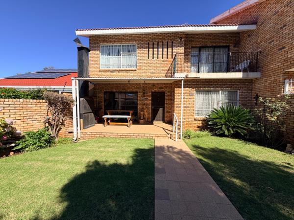 5 Bedroom Townhouse