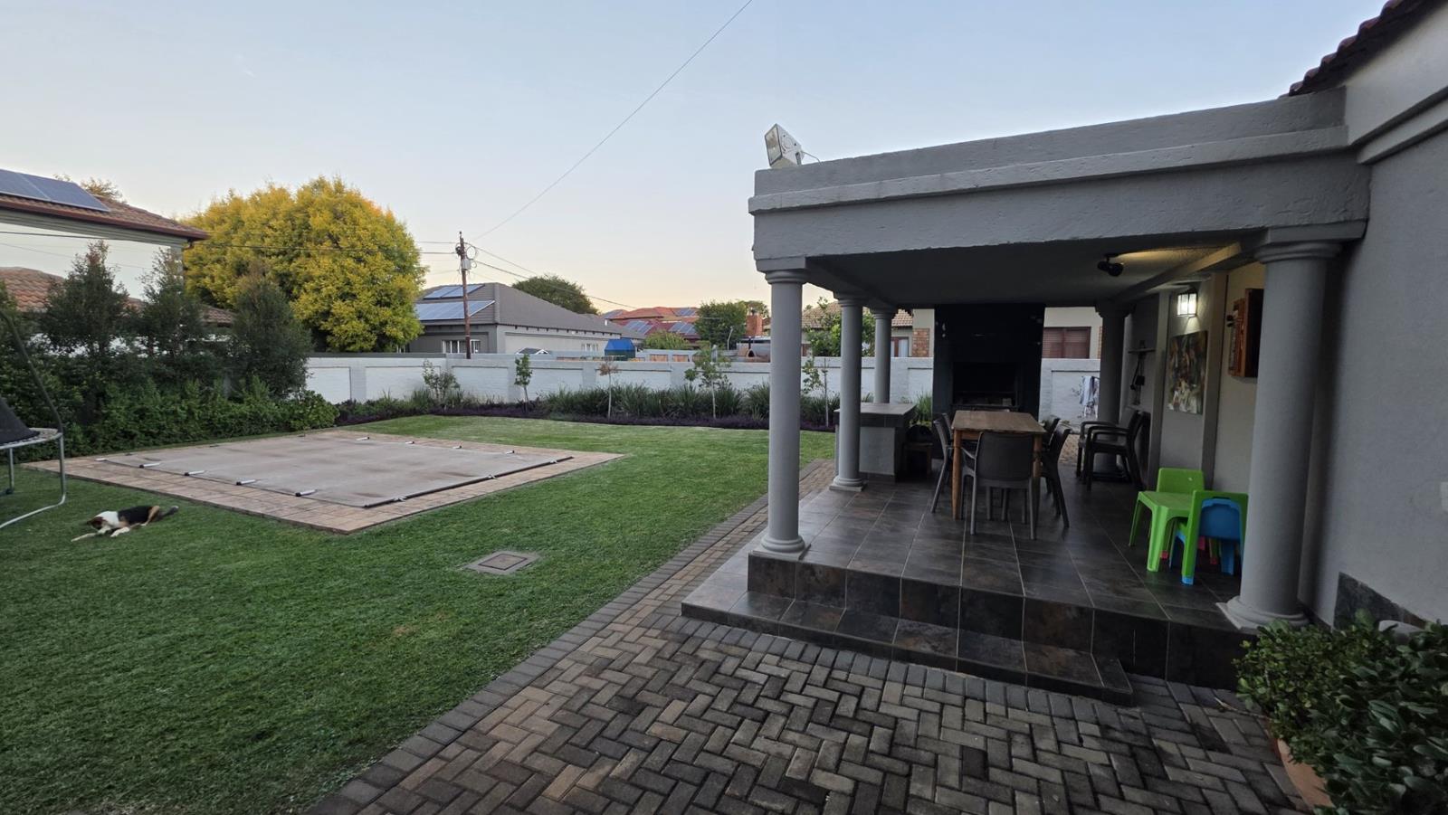 4 Bedroom House in Montana Tuine