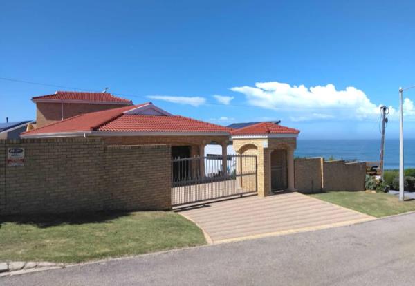 6 Bedroom House