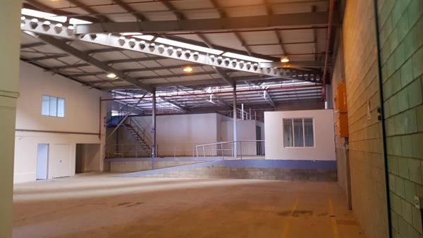1 438 m² Industrial space