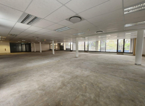 843 m² Office Space