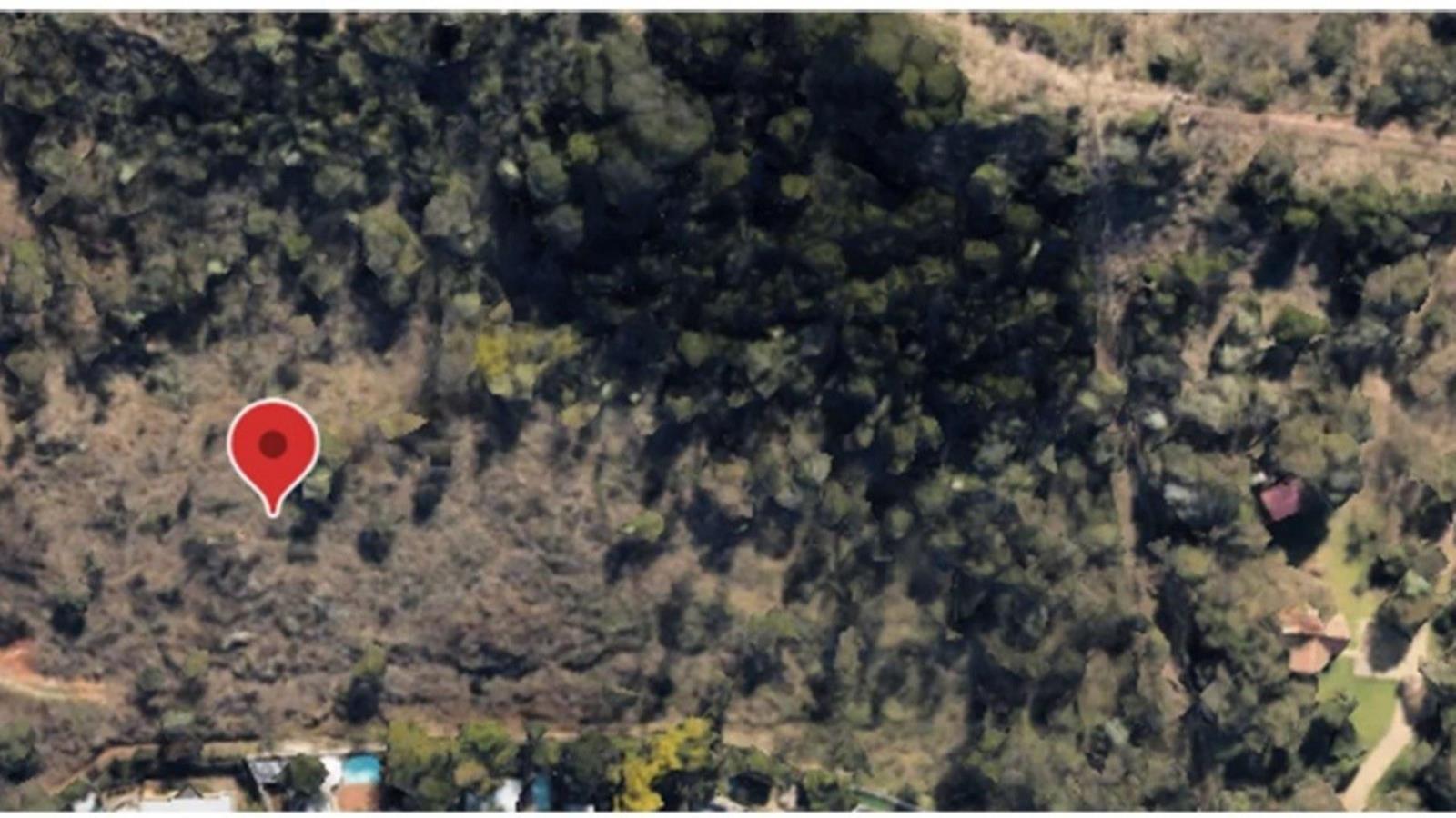2 749 m² Land - More