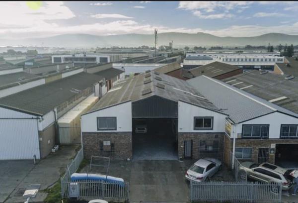 586 m² Industrial space