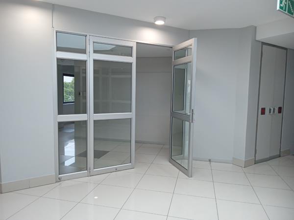 1 069 m² Commercial space